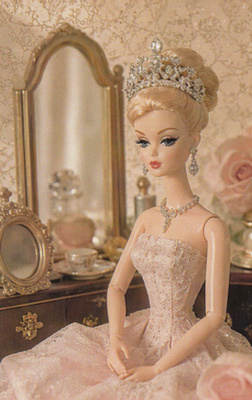 Barbie juhlavaatteissa (postikortti)