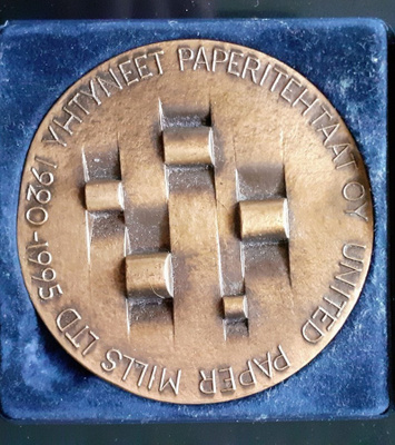 Toivo Jaatinen "Yhtyneet paperitehtaat Oy "  1920-1995 -75v