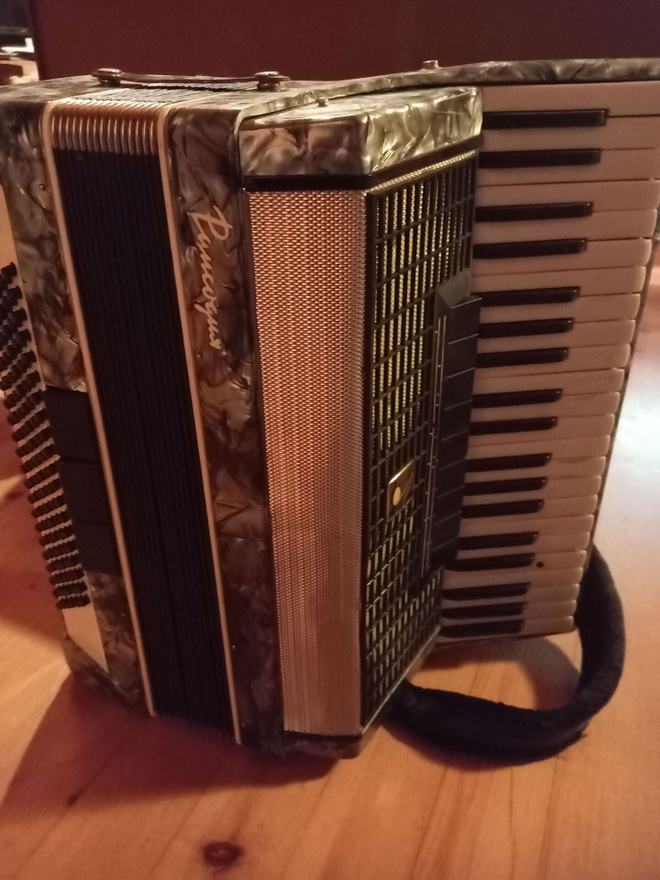 PIANOHAITARI, Vanha haitari / harmonikka