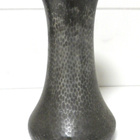 Antiikkinen Period Pewter tinamaljakko n. 1930, vasaroitu - pikkukuva 1