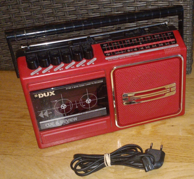Vintage Dux Radiokasettisoitin