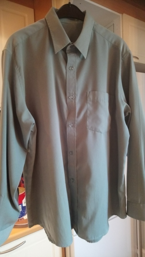 Harmaa silkkipaita koko 42 M-XL Thailand.