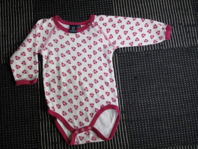 EJ SIKKE LEJ body, koko 68 cm, marjapuuronpunainen
