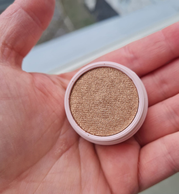 Colourpop luomiväri sävy UR The Prize
