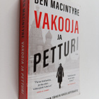 Ben Macintyre : Vakooja ja petturi Kylmän sodan tärkein v... - pikkukuva 1