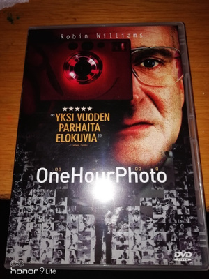 One hour photo