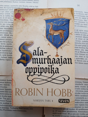 Robin Hobb - Salamurhaajan oppipoika (pokkari)