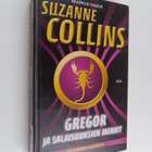 Suzanne Collins : Gregor ja salaisuuksien merkit - pikkukuva 1