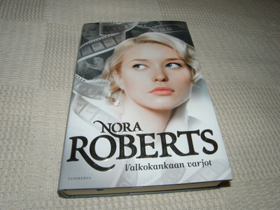 Nora Roberts Valkokankaan varjot -sid