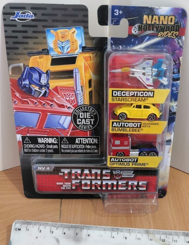 Avaamaton Starscream, Bumblebee ja Optimus Prime