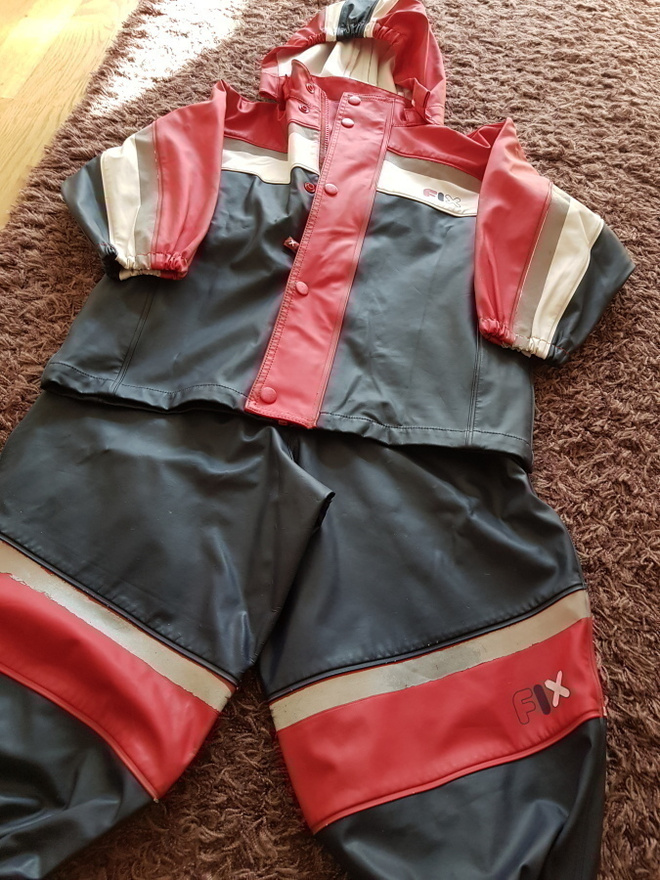 Lindex FIX Sadeasu / Sadetakki ja Sadehousut - koko 98cm