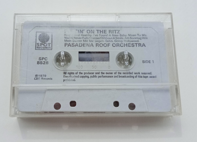 PASADENA ROOF ORCHESTRA PUTTIN´ ON THE RITZ C-KASETTI