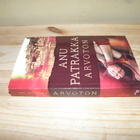 Anu Patrakka Arvoton (nidottu) - pikkukuva 1
