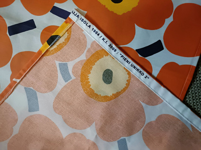 Marimekko Pieni Unikko-liina akryyliä