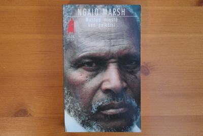 Ngaio Marsh:Mustaa miestä ken pelkäisi.2.P.1990.Nid.Sapo 220