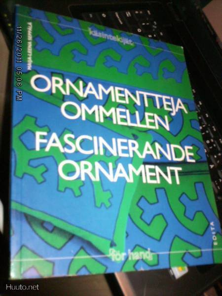 Maija-Leena Seppälä  ORNAMENTTEJA OMMELLEN (1p.2000) Sis.pk