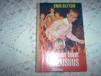 Enid Blyton: Palaneen talon salaisuus
