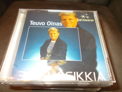 2-CD 30 SUOSIKKIA TEUVO OINAS