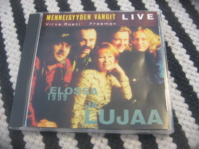 Menneisyyden Vangit - 1999 elossa ja lujaa