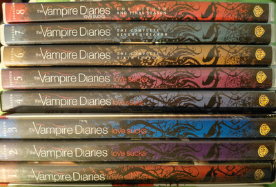 VAMPIRE DIARIES 1 - 8 KOKO SARJA DVD