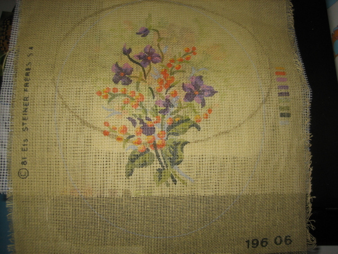 Ristipistopohja Orvokit  Royal Paris