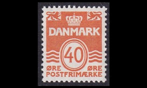 Tanska 512 ** Aaltoviiva 40 öre oranssi (1971)
