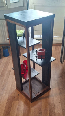 DIY DESIGN HYLLYKKÖ. yö, sivu tai kukkapylväs.