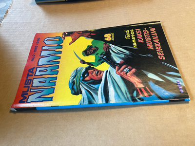 MUSTANAAMIO 2/1985 HYVÄ