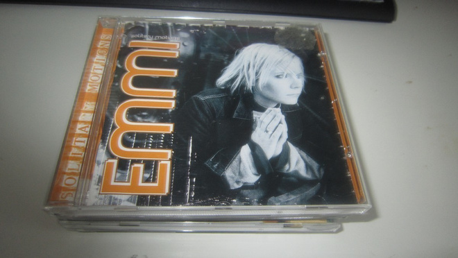 EMMI - Solitary Motions