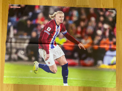 Erling Haaland ja Neymar julisteet