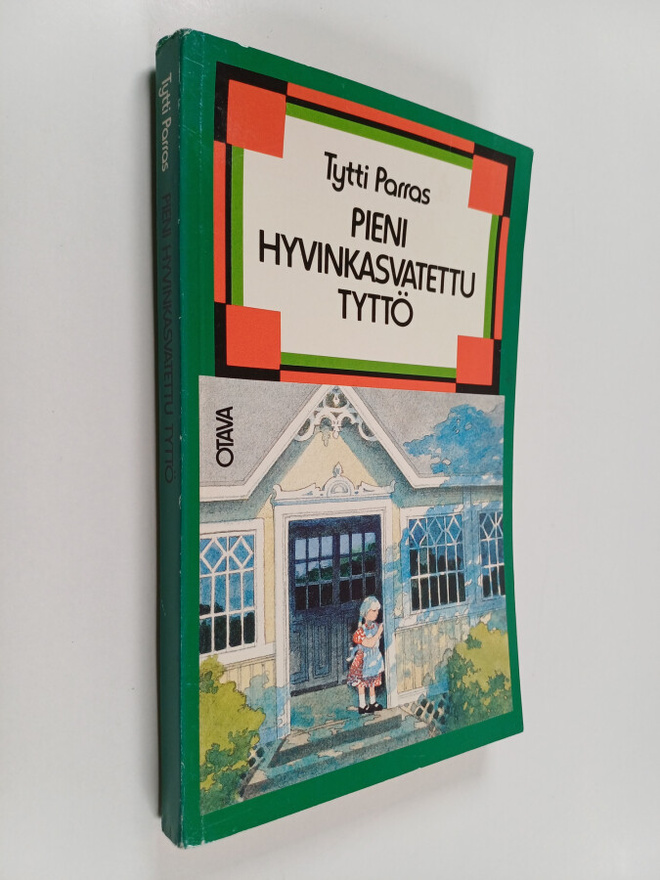 Tytti Parras : Pieni hyvinkasvatettu tyttö