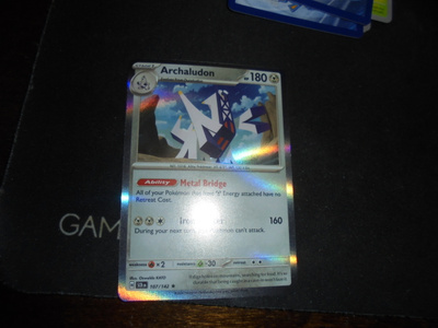 Pokemon keräilypelikorttu Archaludon 180 HP