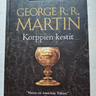 Martin, George R. R.: Tulen ja jään laulu 4: Korppien kestit - pikkukuva 1