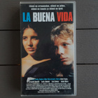 VHS: La Buena Vida (O: David Trueba 1996) - pikkukuva 1