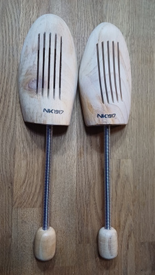 NK1917 lepolesti puuta koko 42 /43