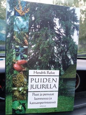 Henrik Relve :  Puiden juurilla ( SIS POSTIKULU)