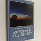 Per Ahlin : Astronomisk kalender 2022 - Vad du kan se på ... - pikkukuva 1