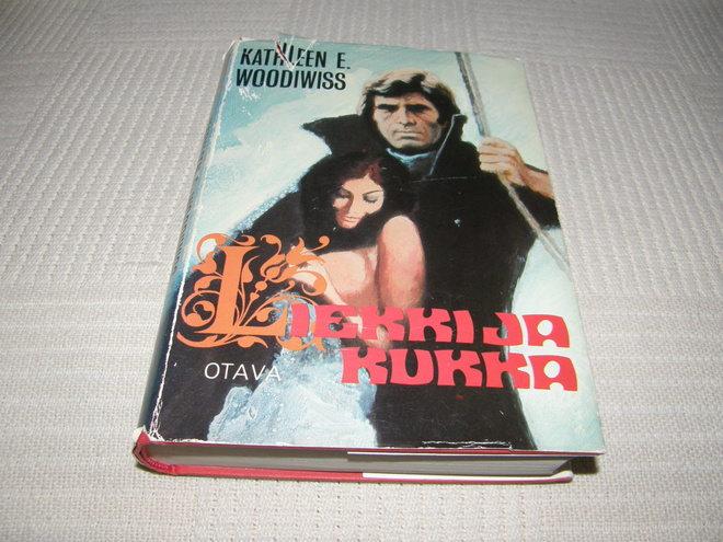 Kathleen E. Woodiwiss Liekki ja kukka  -sid