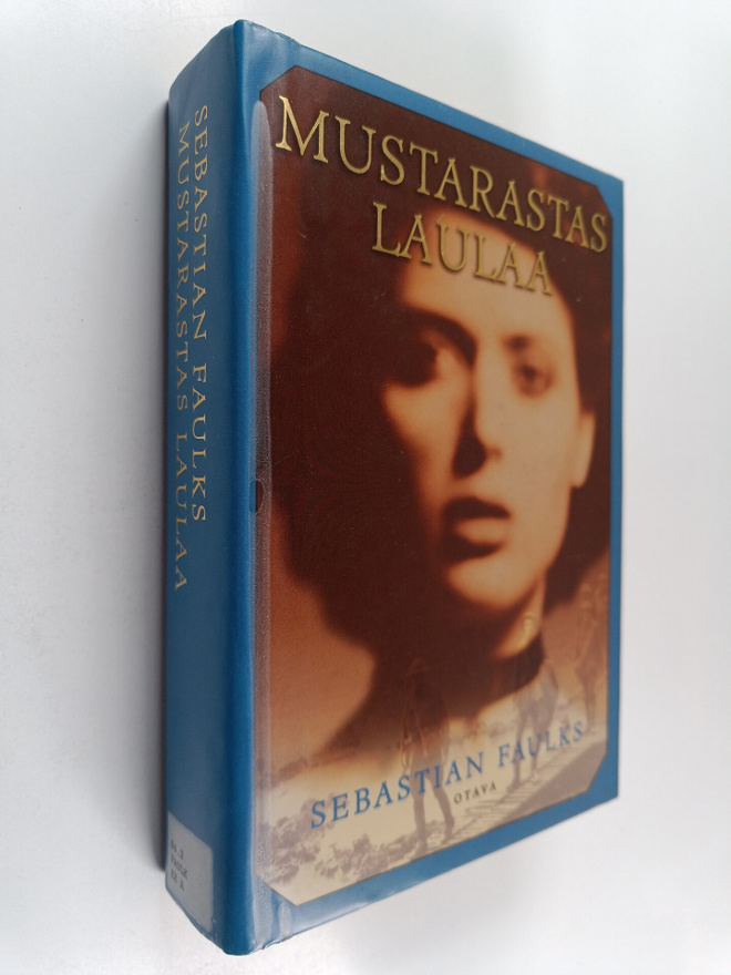 Sebastian Faulks : Mustarastas laulaa