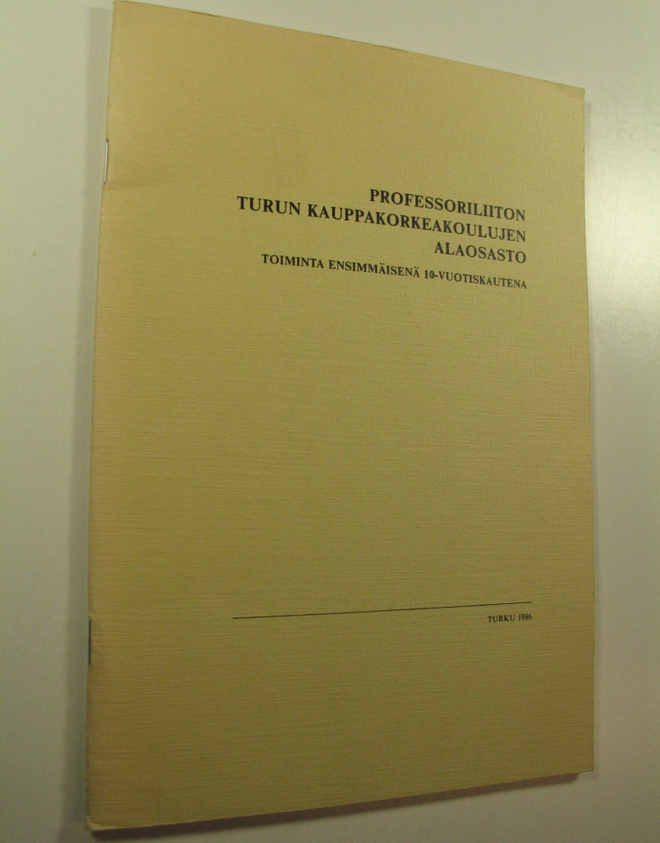Kalevi Piha : Professoriliiton Turun kauppakorkeakoulujen...
