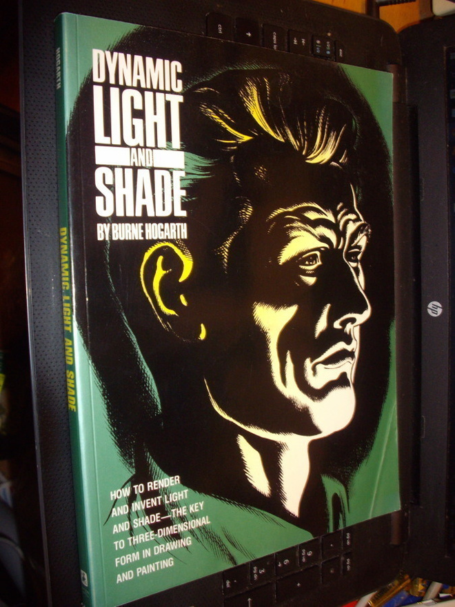 Burne Hogarth : DYNAMIC LIGHT AND SHADE ( 1991 )