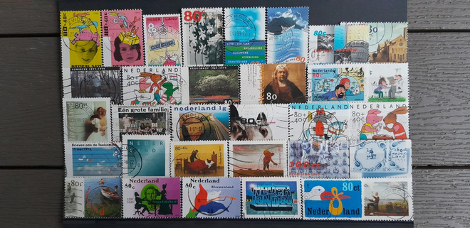 HOLLANTI n. 1990 luku LEIMATTUJA postimerkkejä 32 kpl