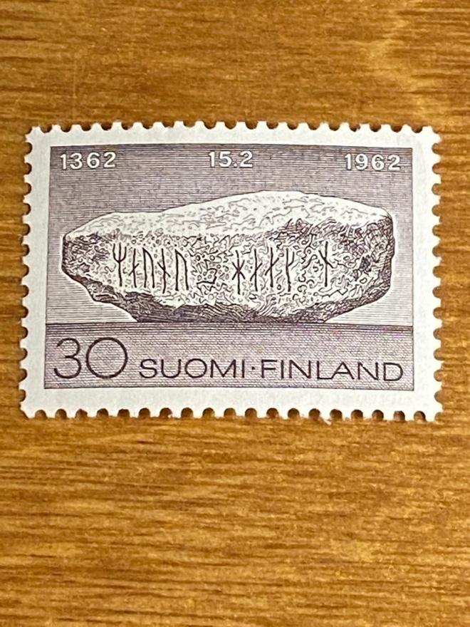 KUUSI VUOSISATAA VALTIOLLISIA PERUSOIKEUKSIA**