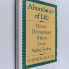 Harry R. Moody : Abundance of Life : Human Development Po... - pikkukuva 1