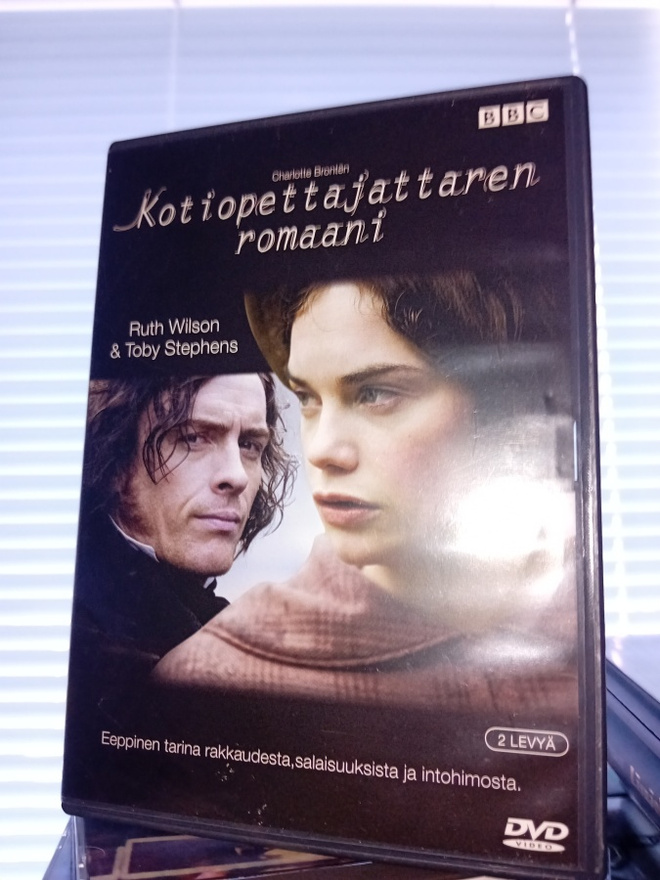 2dvd Kotiopettajattaren romaani ( SIS POSTIKULU  )