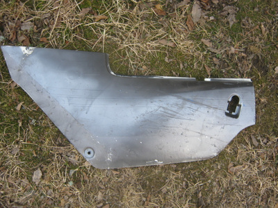 Suzuki RG125 Gamma sivukate, vasen