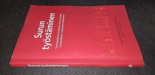 Surun työstäminen (John W. James, Russel Friedman)