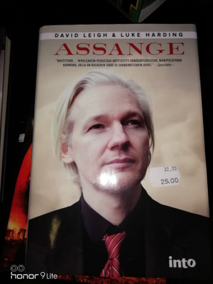 Leight ja Harding Assange