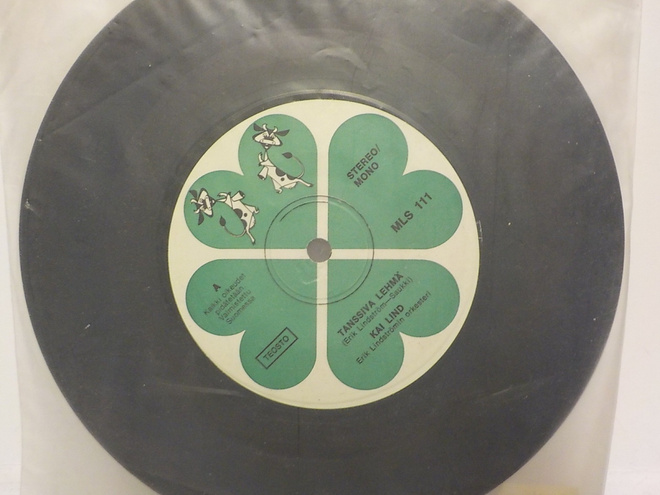 KAI LIND - TANSSIVA LEHMÄ / KULTAINEN MEDALJONKI - EX- 7"