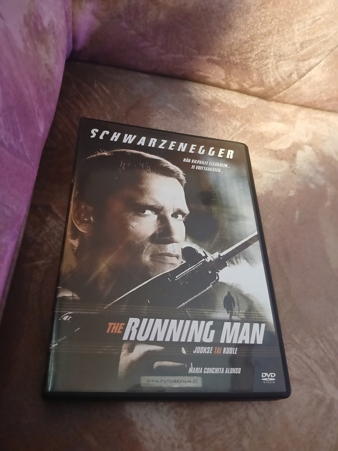 The Running Man - Juokse Tai Kuole DVD